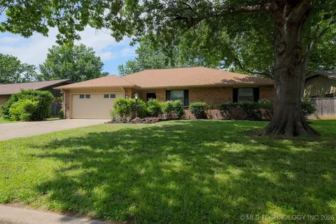 2604 W Broadway St, Broken Arrow, OK 74012