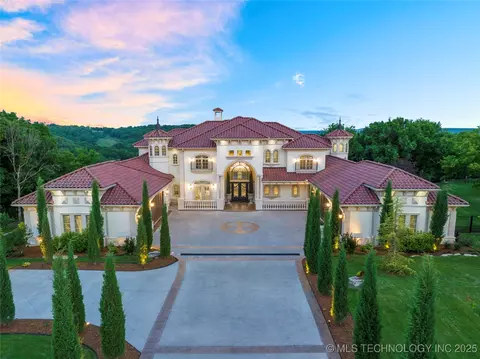 5879 N Eagle Summit Rd, Owasso, OK 74055