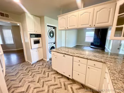 7531 E 28th St, Tulsa, OK 74129 photo 9