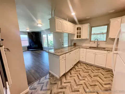 7531 E 28th St, Tulsa, OK 74129 photo 11
