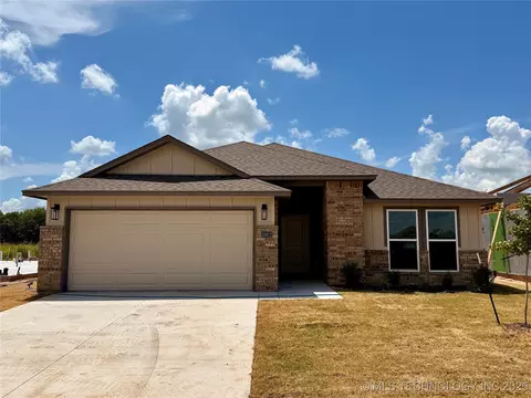 10912 S 271st East Ave, Coweta, OK 74429