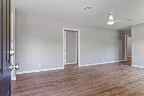 245 E 148th St S, Glenpool, OK 74033 photo 3