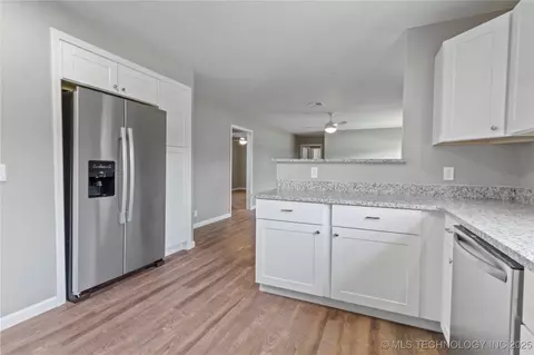 245 E 148th St S, Glenpool, OK 74033 photo 9