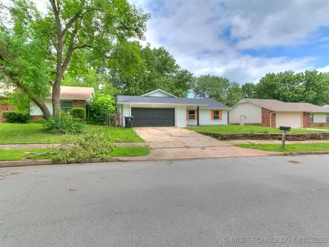 316 E Austin St, Broken Arrow, OK 74011 photo 2