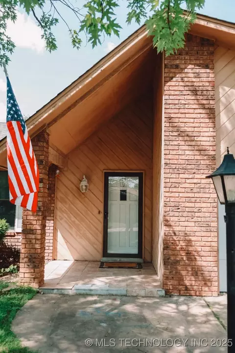 101 Honeysuckle Ln, Pryor, OK 74361 photo 3