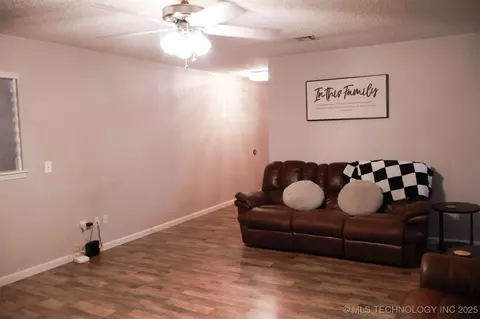 101 Honeysuckle Ln, Pryor, OK 74361 photo 10