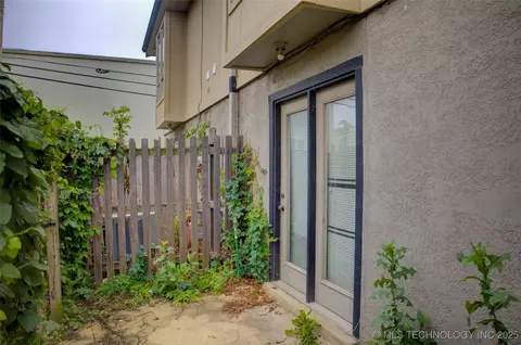 2219 E 55th Court S 2219, Tulsa, OK 74105 photo 6