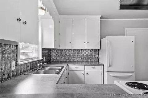 7820 E 4th St, Tulsa, OK 74112 photo 13