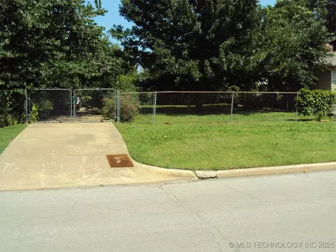 3903 E 34th St, Tulsa, OK 74135 photo 3