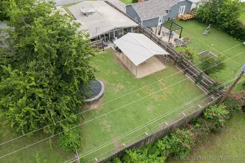 5770 E 26th St, Tulsa, OK 74114 photo 4