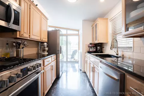 5770 E 26th St, Tulsa, OK 74114 photo 8