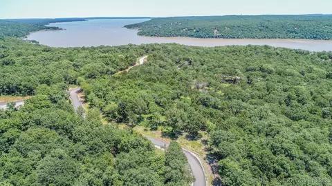 136 Patriot Pointe, Eufaula, OK 74432