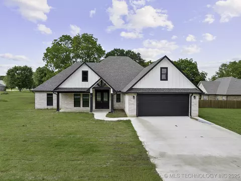40 Whipperwill St, Lone Grove, OK 73443