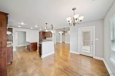 222 E 498 Cir, Pryor, OK 74361 photo 13