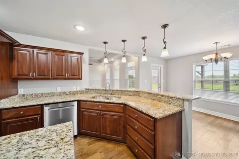 222 E 498 Cir, Pryor, OK 74361 photo 16