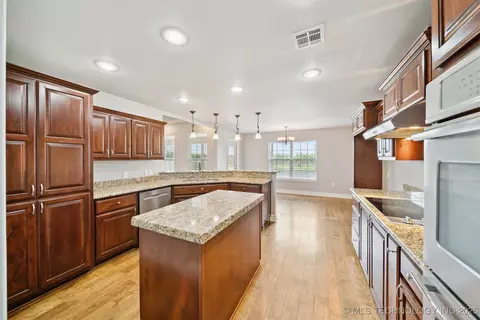 222 E 498 Cir, Pryor, OK 74361 photo 17