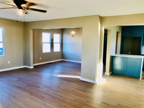 1423 E Walnut St, Cushing, OK 74023 photo 11