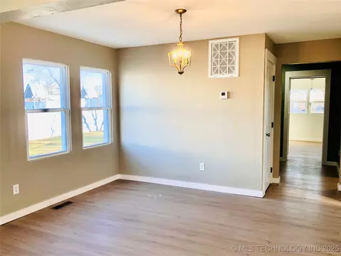 1423 E Walnut St, Cushing, OK 74023 photo 13
