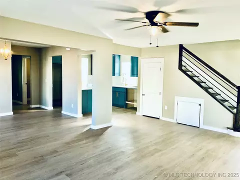1423 E Walnut St, Cushing, OK 74023 photo 9