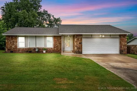30078 E 143rd St S, Coweta, OK 74429