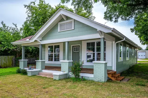 211 N 3rd St, Davis, OK 73030 photo 2