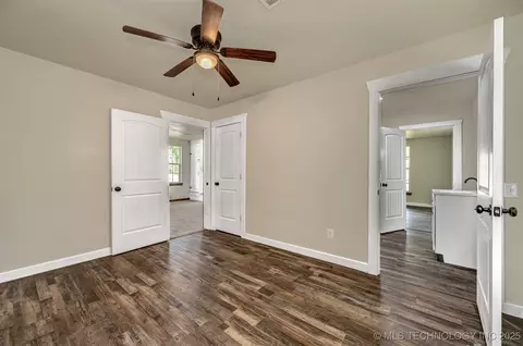 211 N 3rd St, Davis, OK 73030 photo 13