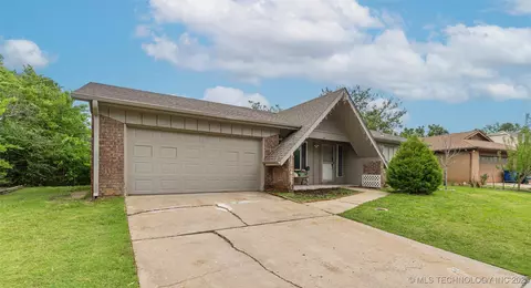 9667 E 27th St, Tulsa, OK 74129 photo 2