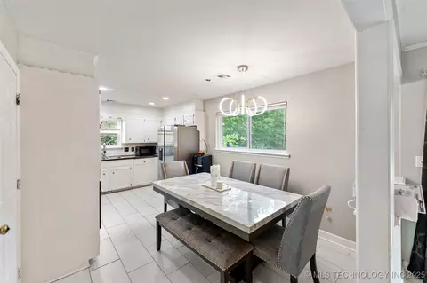 9667 E 27th St, Tulsa, OK 74129 photo 9
