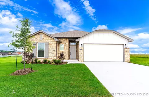 10917 S 271st East Ave, Coweta, OK 74429
