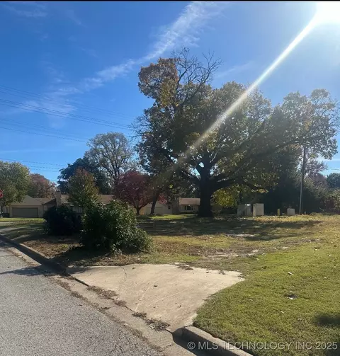 1260 E 30th St, Tulsa, OK 74114 photo 1