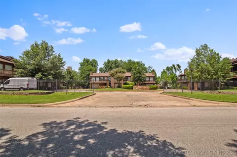 2807 E 90th Street 4, Tulsa, OK 74137