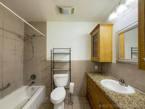 1109 E Corona St, Ada, OK 74820 photo 9