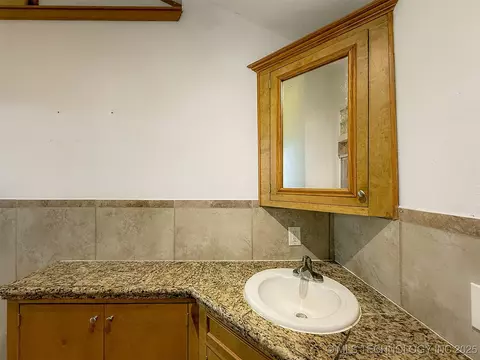 1109 E Corona St, Ada, OK 74820 photo 31
