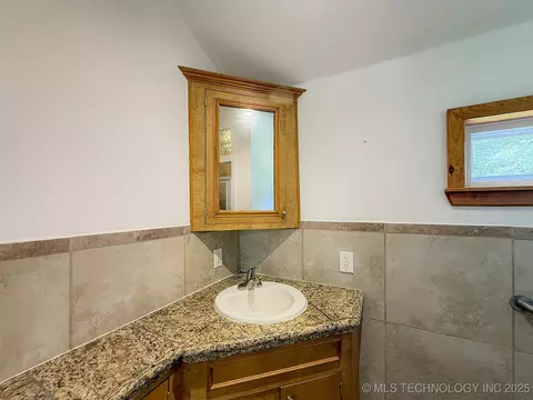 1109 E Corona St, Ada, OK 74820 photo 29