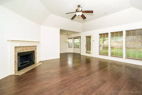 4425 S 198 Pl E, Broken Arrow, OK 74014 photo 4
