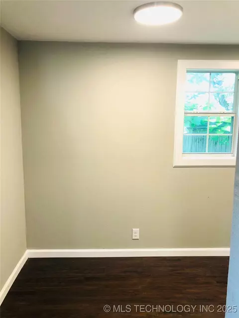 409 E Walnut St, Cushing, OK 74023 photo 25
