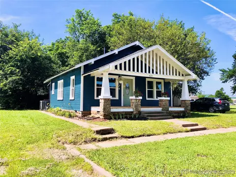 409 E Walnut St, Cushing, OK 74023 photo 4