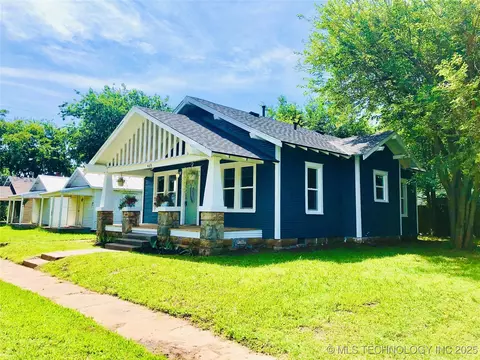 409 E Walnut St, Cushing, OK 74023 photo 5