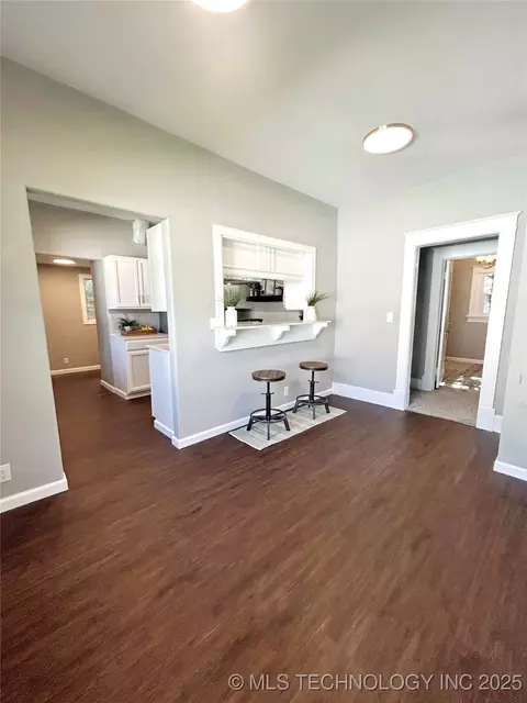 409 E Walnut St, Cushing, OK 74023 photo 14