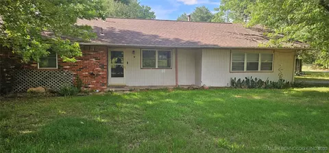 4 W Hickory, Tryon, OK 74875 photo 1