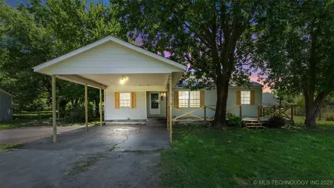 3296 Laurann Ln, Pryor, OK 74361