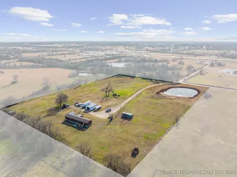 2663 2078 Rd, Hugo, OK 74743