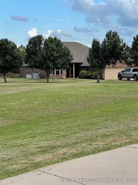 1905 W 9th St, Cushing, OK 74023 photo 1