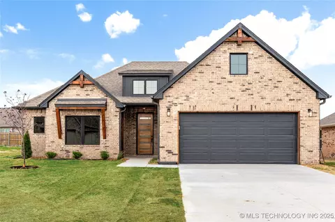 10709 S 279th East Ave, Coweta, OK 74429