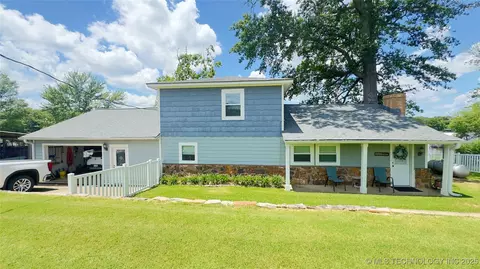 1060 Lakeside Dr, Fort Towson, OK 74735