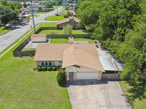 8736 E 59th St, Tulsa, OK 74145 photo 4