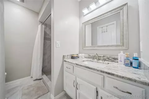 8736 E 59th St, Tulsa, OK 74145 photo 22