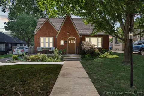 1620 S Columbia Pl, Tulsa, OK 74104