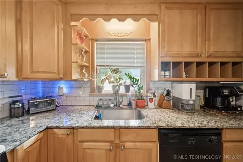 5718 E 27th St, Tulsa, OK 74114 photo 15