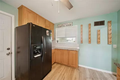 5718 E 27th St, Tulsa, OK 74114 photo 12